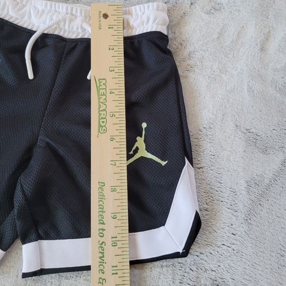Nike Jordan Jumpman Toddler Size 4T 3-4 Yo Wild Tribe Blk & Wht Athletic Shorts - Picture 3 of 10